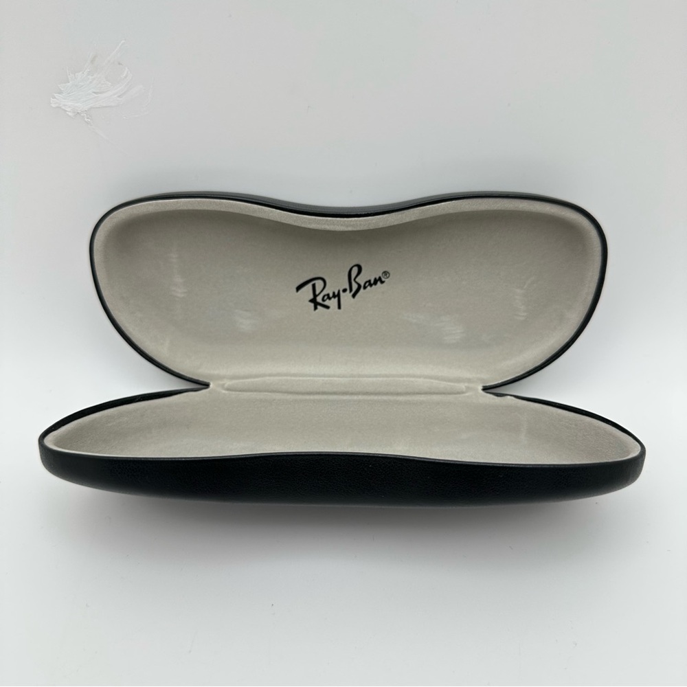 Ray-Ban Black clamshell Glasses Case - Picture 3 of 6